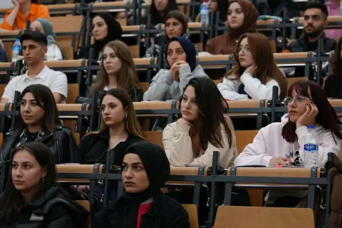 قاعة محاضرات هاليتش
